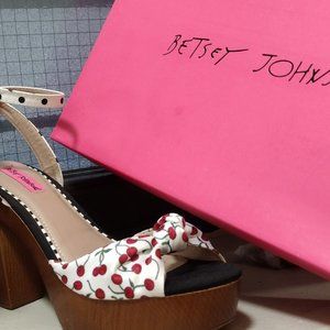 Platform ankle sandals